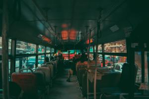 10 правил этикета в общественном транспорте, которые нам действительно нужны