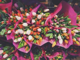 Коварный тест: угадайте, сколько в Киеве стоит букет цветов на 8 марта